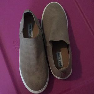 Steve Madden slip on shoe